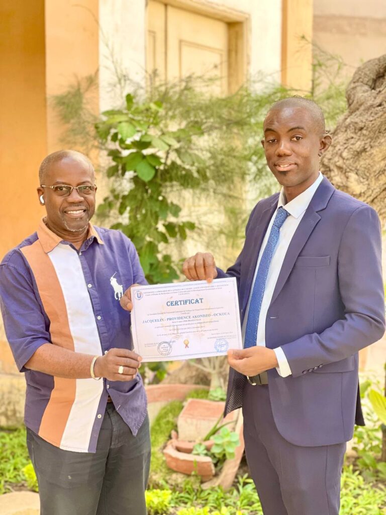 Cérémonie de Remise de Certificats : Un Moment de Reconnaissance et de Réussite